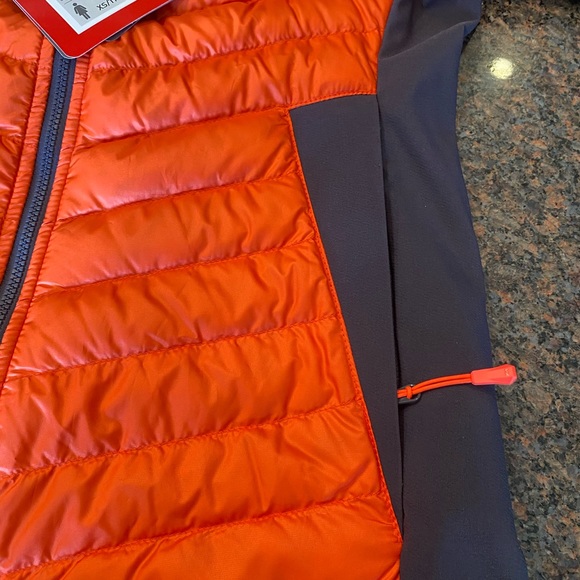 Helly Hansen lightweight jacket - Picture 2 of 8